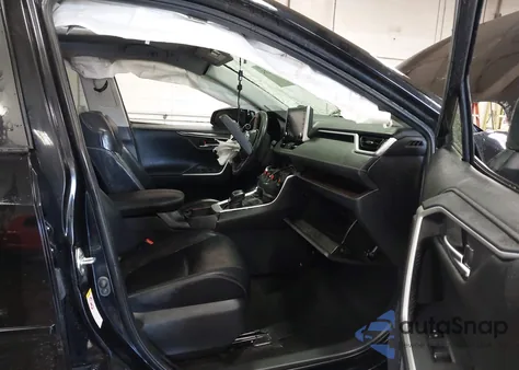 2019 Toyota Rav4 Limited z USA, uszkodzony, nr VIN JTMN1RFV1KD518639